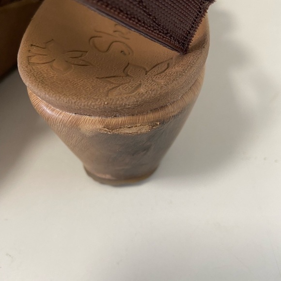 Sketchers, Size 8 brown and cream, Becca, sandals, with diamond Design - Picture 5 of 8